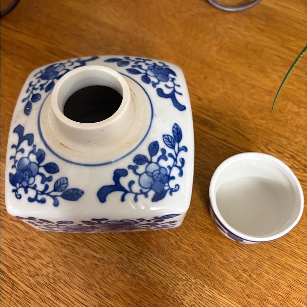Blue & White Floral Ginger Jar/ Tea Jar - Picture 3 of 7